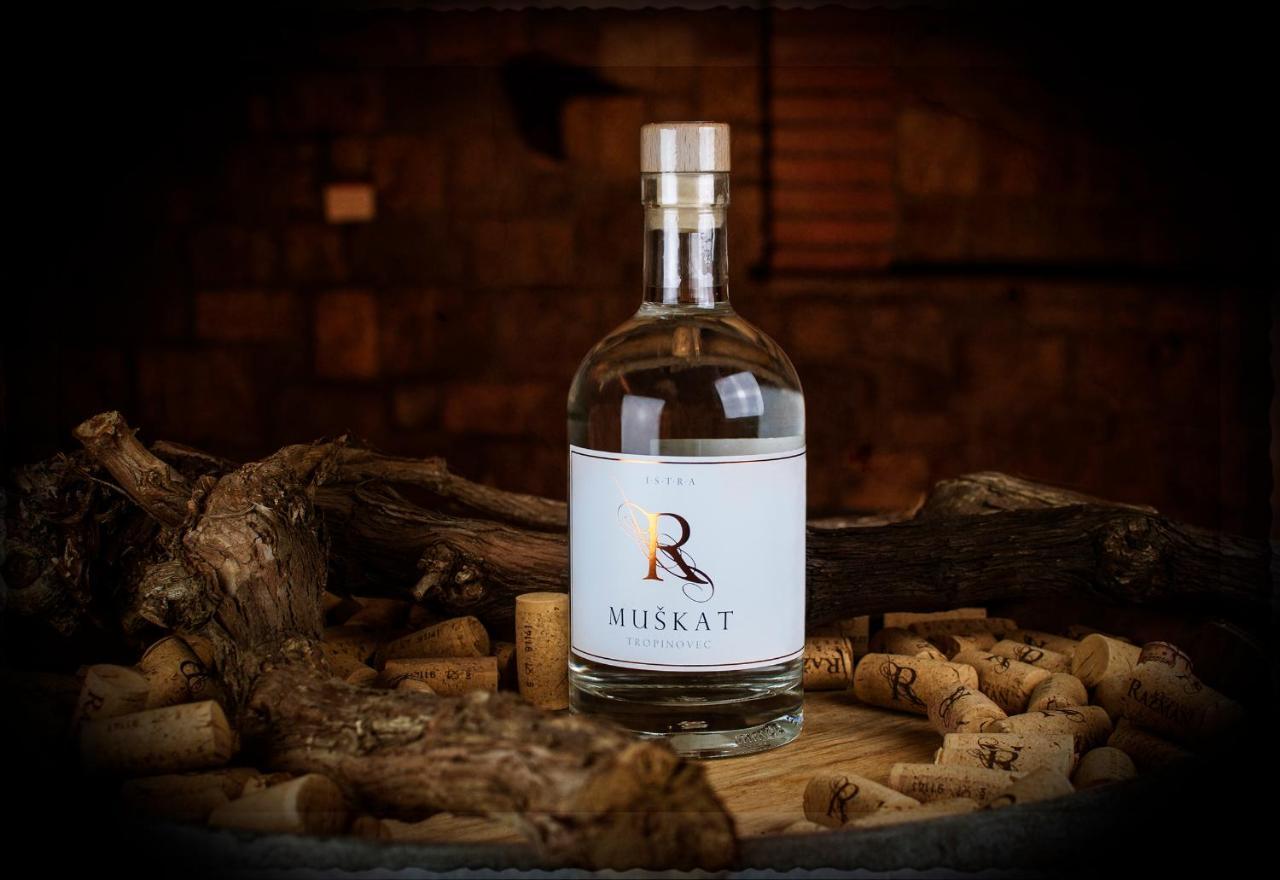 Razman Wine Rooms Gračišče Bagian luar foto