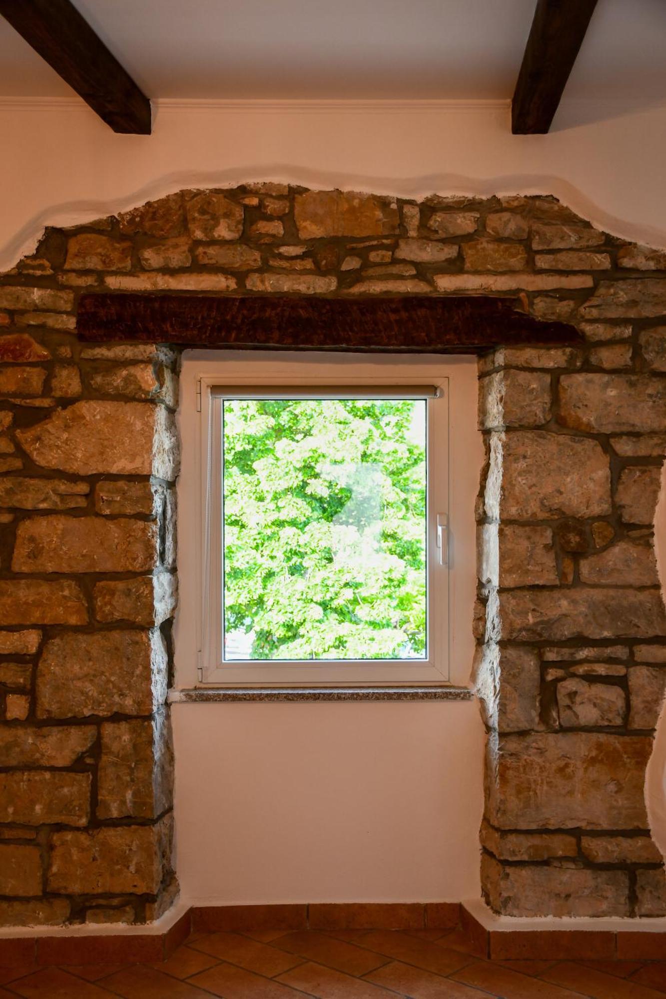 Razman Wine Rooms Gračišče Bagian luar foto