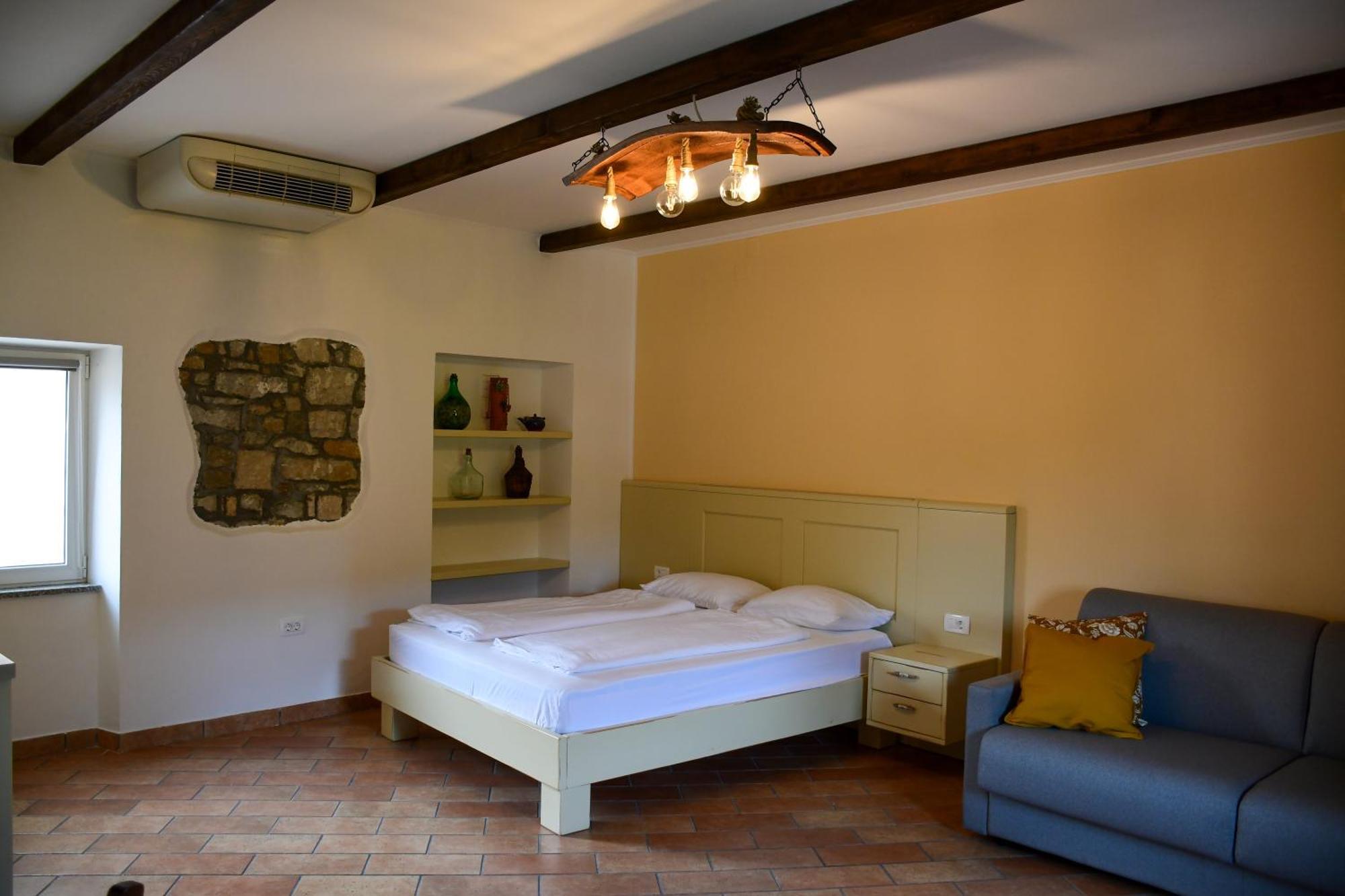 Razman Wine Rooms Gračišče Bagian luar foto